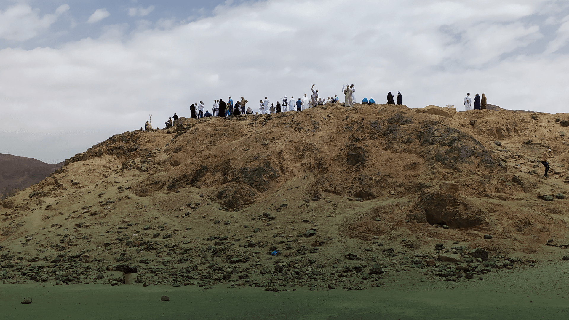 Experience the Visit to the Sites of the Battle of Uhud
