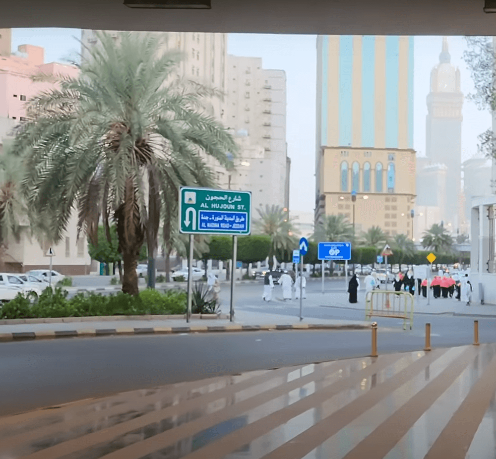 Experience the Visit to the Landmarks of Wadi Dhi Tuwa